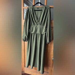 Elegant Green Women's Dress